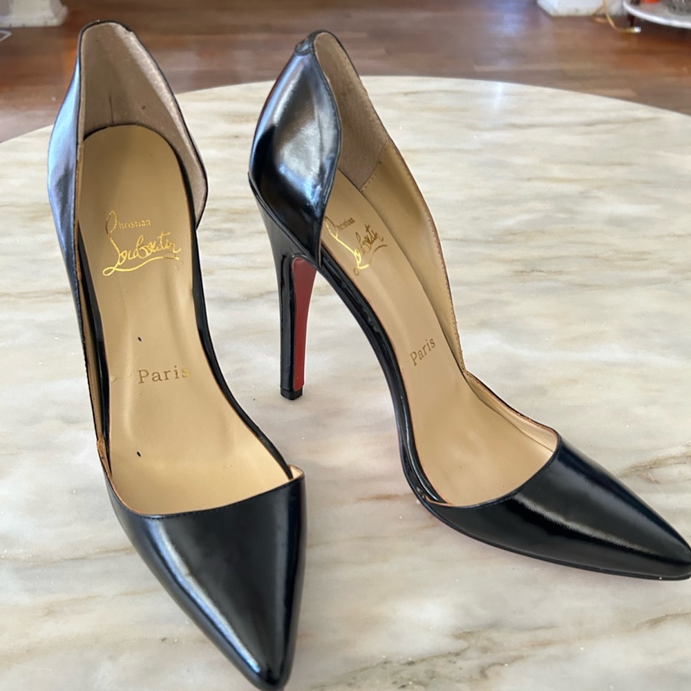 Christian Louboutin Black leather Pointed Stiletto Pumps with Red Soles - Picture 2 of 10